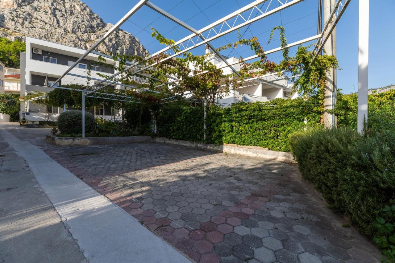 Apartments With A Parking Space Omis - 2745 Dış mekan fotoğraf