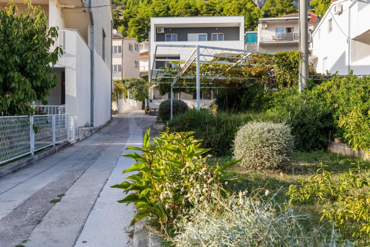 Apartments With A Parking Space Omis - 2745 Dış mekan fotoğraf